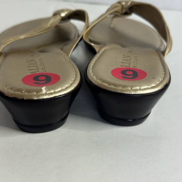 Italian Shoemakers Elegant Gold Women's Sandals size 6 - Picture 5 of 7